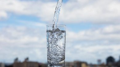 روزهایی که کمتر آب می‌نوشیم دقیقاً چه اتفاقی برای بدن می‌افتد؟