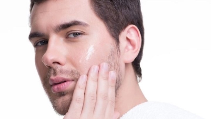 برای محافظت از پوست در برابر الودگی هوا، به صورت خود روغن بزنید برای محافظت از پوست در برابر الودگی هوا، به صورت خود روغن بزنید