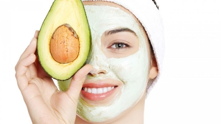 برای محافظت از پوست در برابر الودگی هوا، شبها، از ماسک صورت استفاده کنید برای محافظت از پوست در برابر الودگی هوا، شبها، از ماسک صورت استفاده کنید