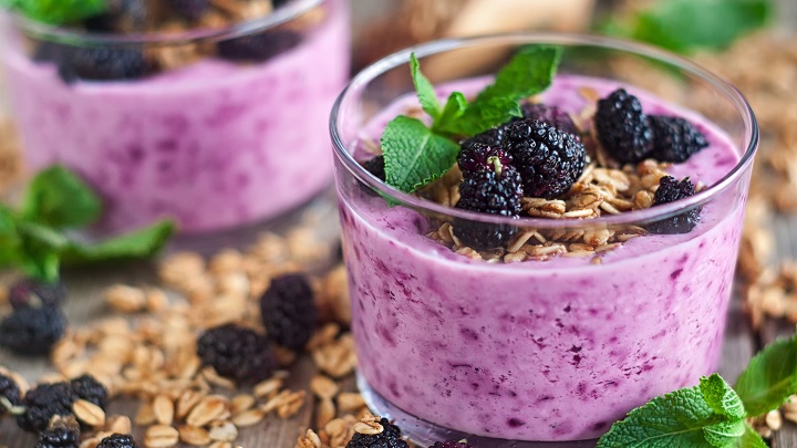 طرز تهیه اسموتی شاتوت و نارگیل