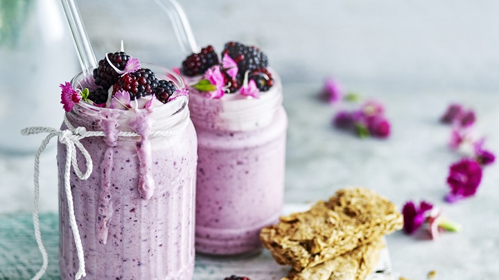 طرز تهیه اسموتی شاتوت و نارگیل