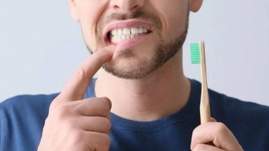 این 12 اشتباه رایج در مسواک زدن، دندان‌هایتان را نابود می‌کند