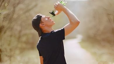 چرا نباید در حالت ایستاده آب بنوشیم؟