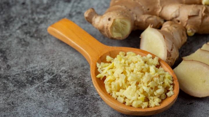 فواید خوردن زنجبیل برای سلامت پوست سر