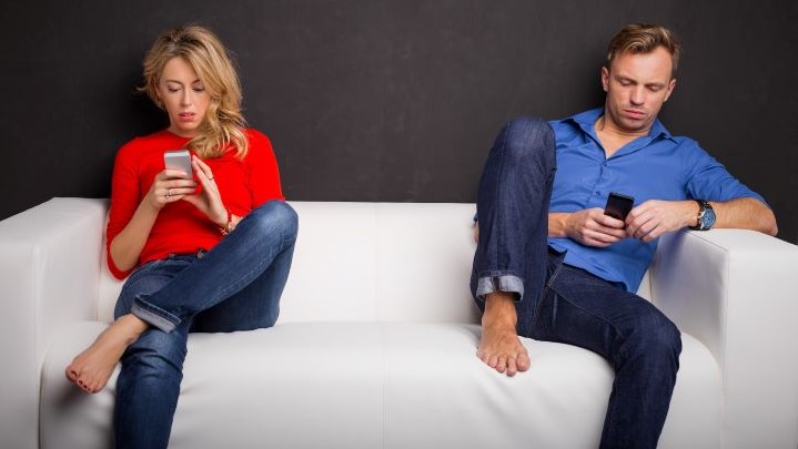 غرق شدن در دنیای مجازی غرق شدن در دنیای مجازی