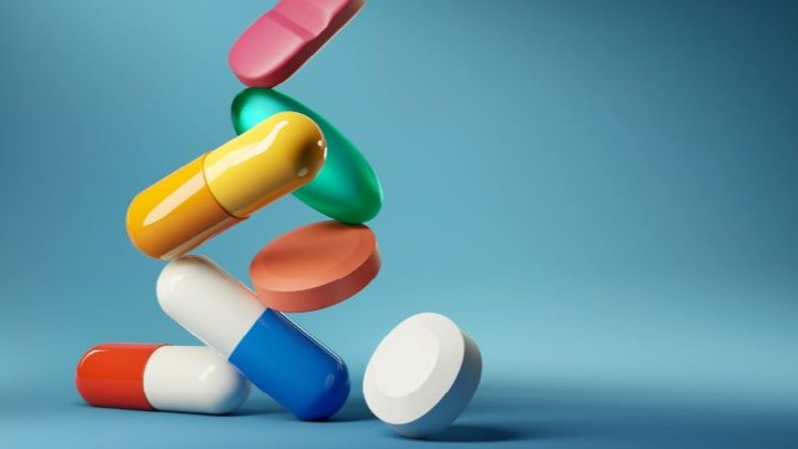 عوارض دارویی در چه افرادی بیشتر مشاهده می‌شود؟