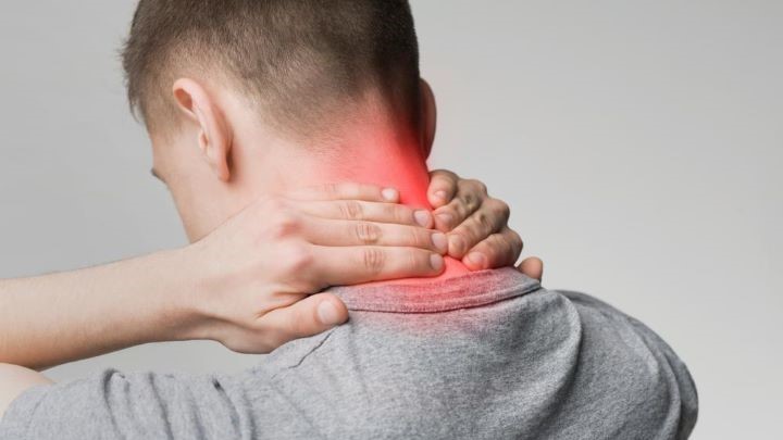 راهکارهای خانگی تسکین و درمان درد گردن راهکارهای خانگی تسکین و درمان درد گردن