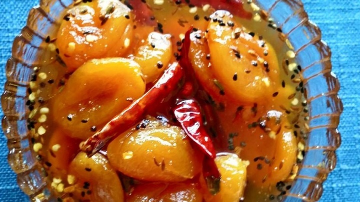 طرز تهیه ترشی زردآلو با سرکه بالزامیک