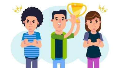 چگونه بفهمیم کسی به ما حسادت می‌کند؟ 14 نشانه آدم حسود