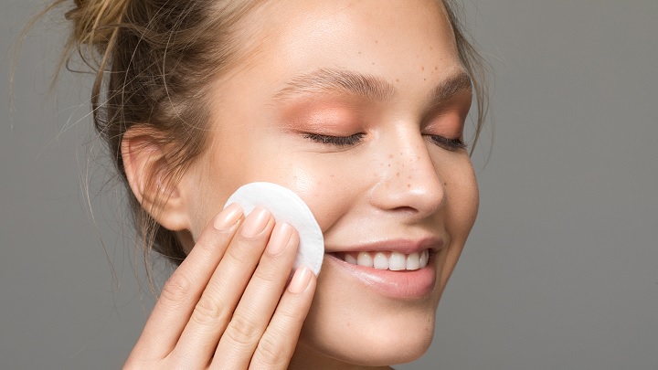 فیشیال صورت در خانه فیشیال صورت در خانه