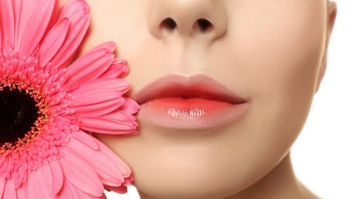 رنگ رژ لب ترند و پرطرفدار: رژ لبهای کرهای رنگ رژ لب ترند و پرطرفدار: رژ لبهای کرهای