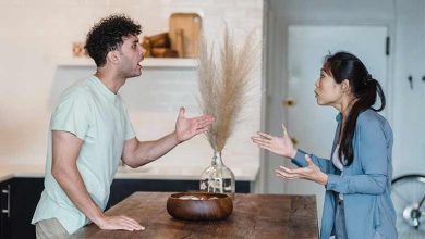 17 نشانه زنی که دیگر همسرش را دوست ندارد