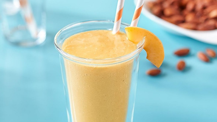 نکات و فوت و فنهای تهیه اسموتی زردآلو و انبه