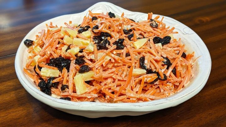 نکات و فوت و فنهای تهیه سالاد زردآلو، کشمش و هویج نکات و فوت و فنهای تهیه سالاد زردآلو، کشمش و هویج