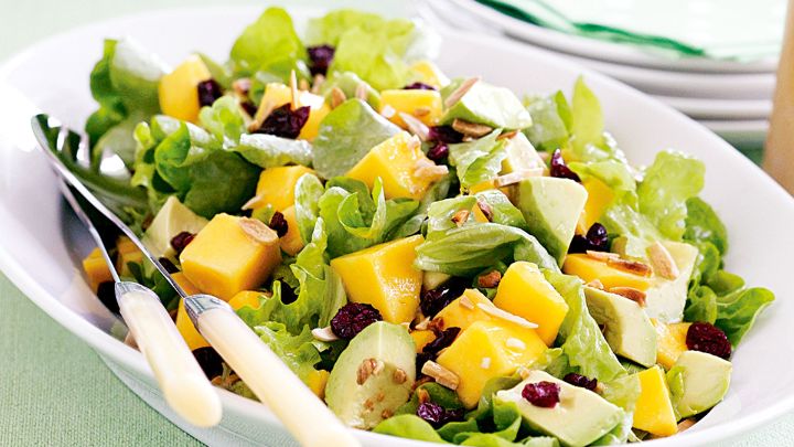 طرز تهیه سالاد آووکادو، انبه و مرغ طرز تهیه سالاد آووکادو، انبه و مرغ