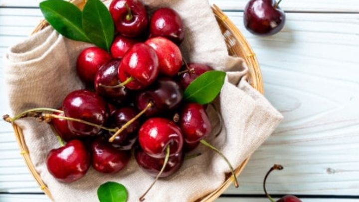 نحوه استفاده از روغن هسته گیلاس برای پوست