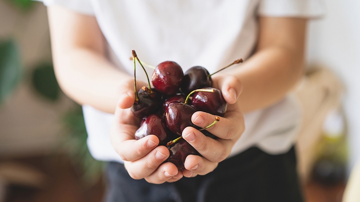 خواص شگفت انگیز خوردن گیلاس ناشتا خواص شگفت انگیز خوردن گیلاس ناشتا