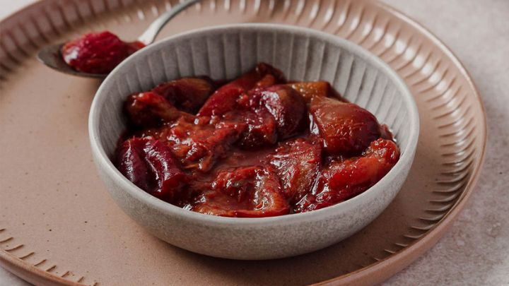 نکات و فوت و فنهای تهیه کمپوت آلو سیاه خانگی نکات و فوت و فنهای تهیه کمپوت آلو سیاه خانگی