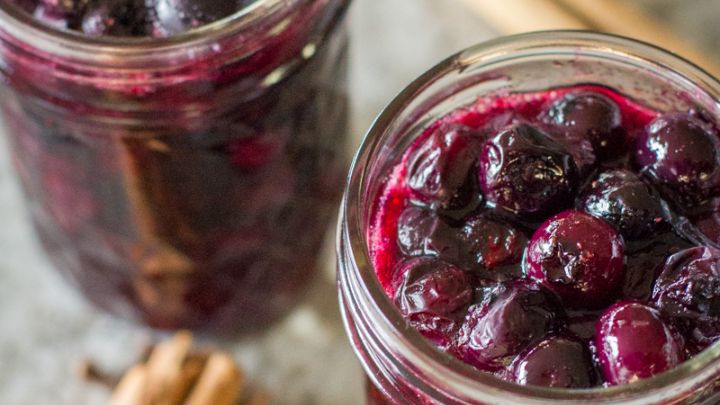 طرز تهیه ترشی زغال‌اخته