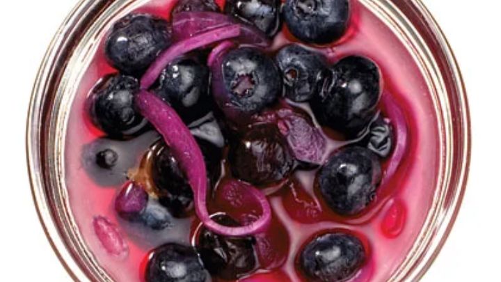 آماده سازی زغال‌اخته برای ترشی آن