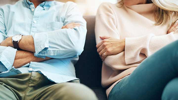 با تفسیر زبان بدن، به ارتباط قویتری با همسرتان دست پیدا کنید با تفسیر زبان بدن، به ارتباط قویتری با همسرتان دست پیدا کنید