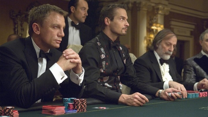 کازینو رویال (Casino Royale) از بازسازیهای سینمایی محبوبی که بسیار بهتر از نسخه اورجینال هستند کازینو رویال (Casino Royale) از بازسازیهای سینمایی محبوبی که بسیار بهتر از نسخه اورجینال هستند