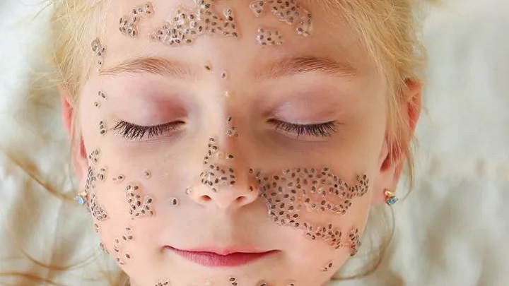 خواص دانه چیا برای زیبایی و آبرسانی پوست خواص دانه چیا برای زیبایی و آبرسانی پوست