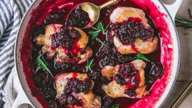 طرز تهیه خوراک مرغ با سس شاه‌ توت برای شام