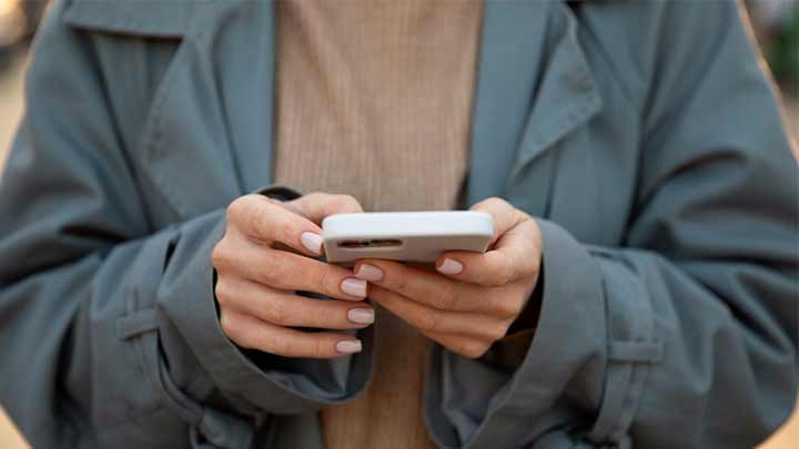 چرا وقتی کسی جواب پیام ما را نمیدهد، آشفته میشویم؟ چرا وقتی کسی جواب پیام ما را نمیدهد، آشفته میشویم؟