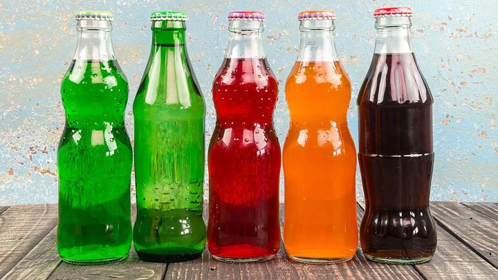 نوشیدنی که در تابستان موجب کم آبی بدن میشود نوشیدنی که در تابستان موجب کم آبی بدن میشود