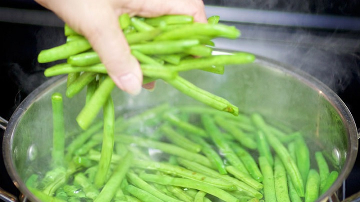 پخت لوبیا سبز در زودپز پخت لوبیا سبز در زودپز