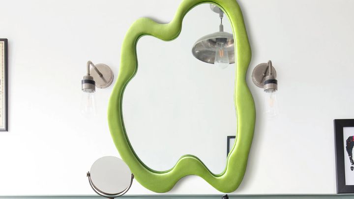 آینه موج سبز از آینه‌های چوبی نامتقارن دکوراتیو؛ مدرن و شیک