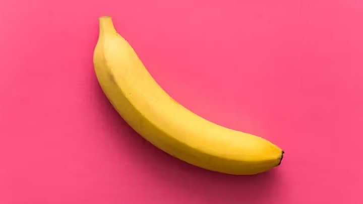 موز از میوههایی که به سم زدایی و کاهش گرسنگی کمک میکنند موز از میوههایی که به سم زدایی و کاهش گرسنگی کمک میکنند