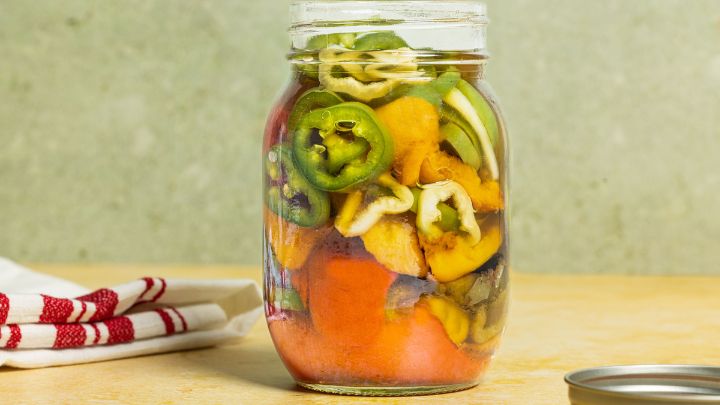 انتخاب سرکه مناسب برای گرفتن تلخی فلفل انتخاب سرکه مناسب برای گرفتن تلخی فلفل