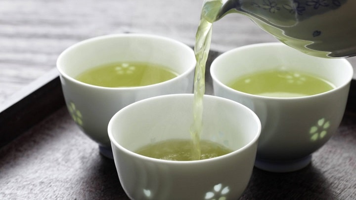 طرز تهیه دمنوش پوست سبز گردو تازه طرز تهیه دمنوش پوست سبز گردو تازه