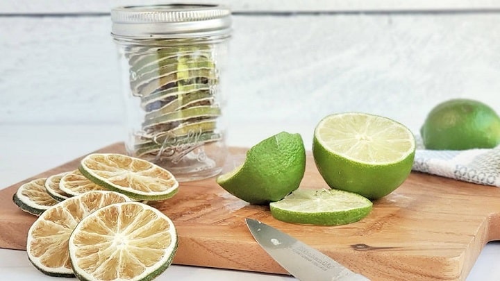 مراحل خشک کردن لیموترش در آفتاب مراحل خشک کردن لیموترش در آفتاب