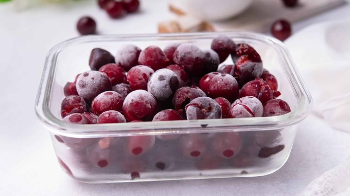 نکات مهم برای افزایش مدت نگهداری گیلاس در فریزر