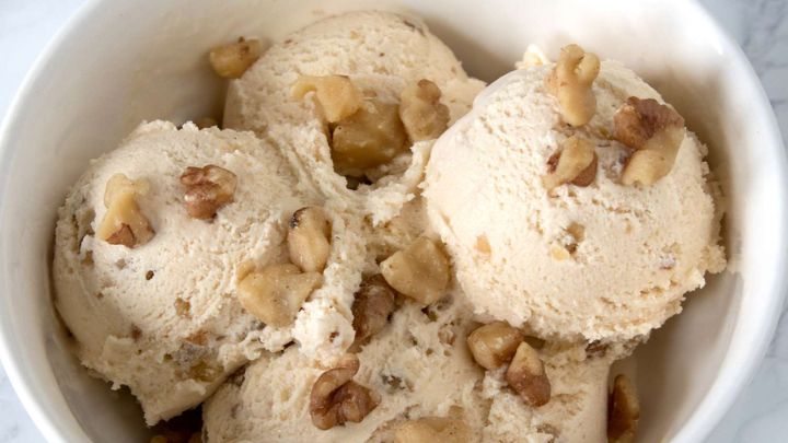 بستنی گردویی به روش کلاسیک و سنتی