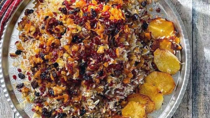 نکات و فوت و فنهای تهیه گردو پلو همدانی با مرغ نکات و فوت و فنهای تهیه گردو پلو همدانی با مرغ