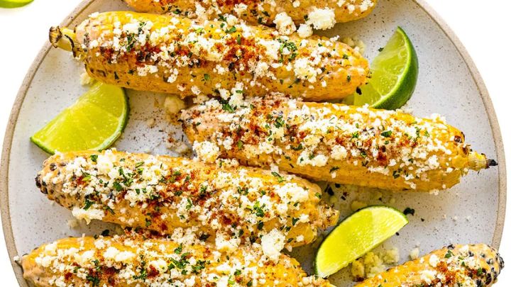 مراحل تهیه بلال مایونزی در مایکروفر مراحل تهیه بلال مایونزی در مایکروفر