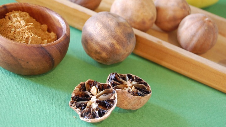 برای خشک کردن لیمو ترش بدون تلخ شدن، لیموها را در فر خشک کنید برای خشک کردن لیمو ترش بدون تلخ شدن، لیموها را در فر خشک کنید