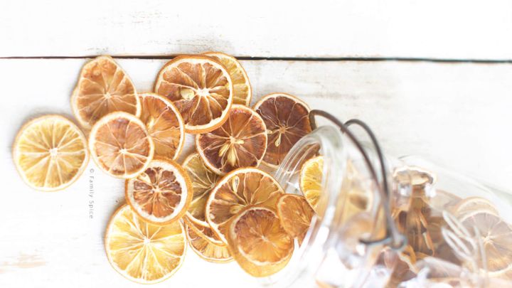 مراحل تهیه لیمو خشک ورقهای در فر مراحل تهیه لیمو خشک ورقهای در فر