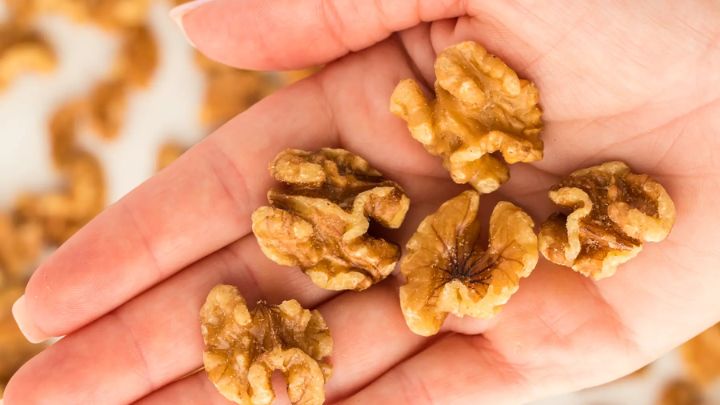 بو دادن گردو در ماکروویو