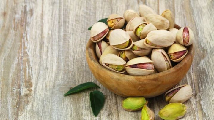 برای بالاتر رفتن مدت ماندگاری پسته تازه را میتوان در شیشه نوشابه نگهداری کرد؟ برای بالاتر رفتن مدت ماندگاری پسته تازه را میتوان در شیشه نوشابه نگهداری کرد؟