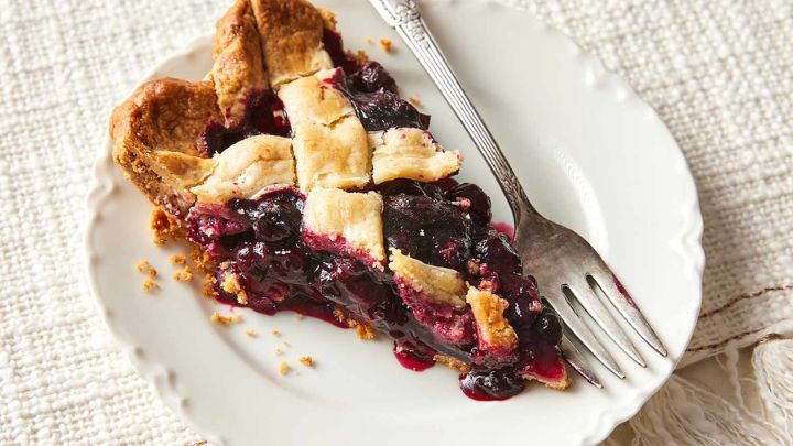 مرحله آماده سازی گیلاس در تهیه کابلر گیلاس مرحله آماده سازی گیلاس در تهیه کابلر گیلاس