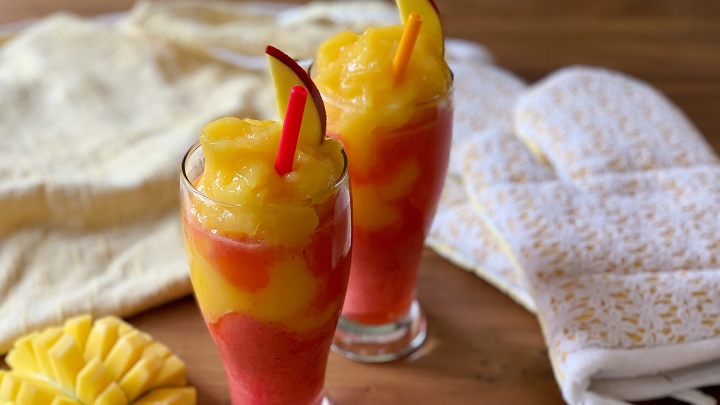 طرز تهیه اسموتی انبه و گیلاس 2 رنگ با کمپوت