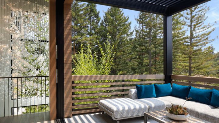 انتخاب کفپوش مناسب برای بالکن مدرن و شیک آپارتمان انتخاب کفپوش مناسب برای بالکن مدرن و شیک آپارتمان