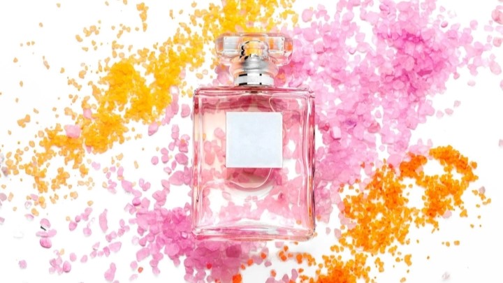 شخصیت شناسی از روی عطر مورد علاقه: عطرهای زنانه‌محور