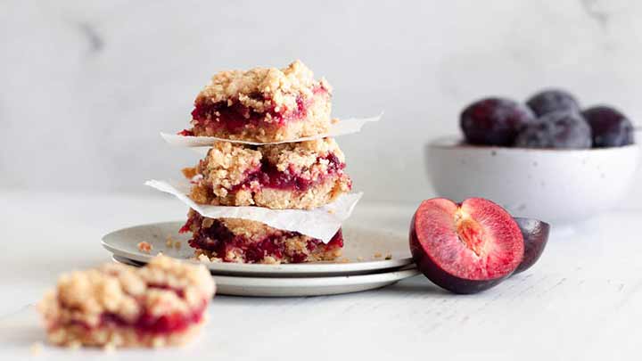 رسپی یک دسر خوشمزه و مجلسی با آلو رسپی یک دسر خوشمزه و مجلسی با آلو