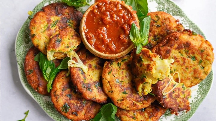 توجه به ضخامت کوکو سیب زمینی از رازهای خوشمزگی کوکو سیبزمینی توجه به ضخامت کوکو سیب زمینی از رازهای خوشمزگی کوکو سیبزمینی